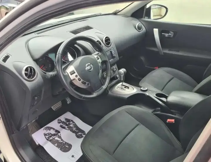 Nissan Qashqai 2010 photo 5