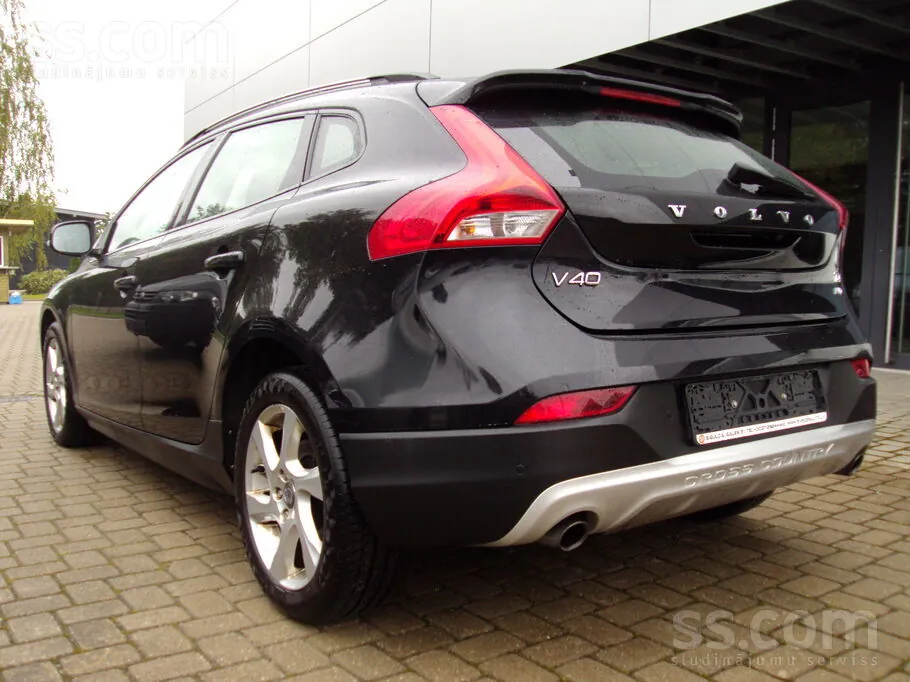 Volvo V40 2015 photo 2
