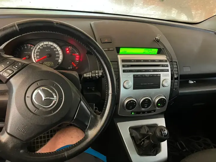 Mazda Mazda5 2005 photo 3