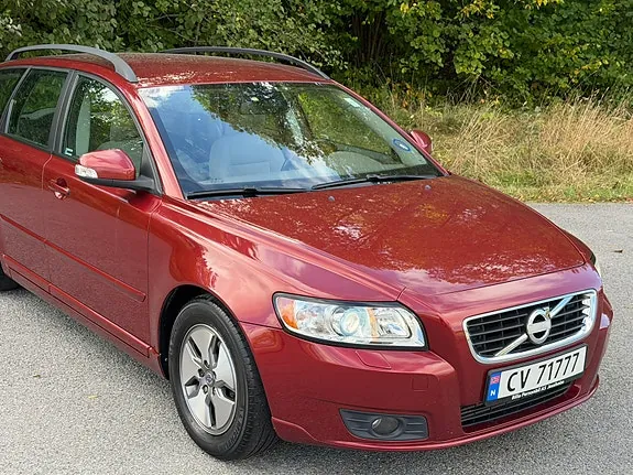 Volvo V50 2011 photo 4