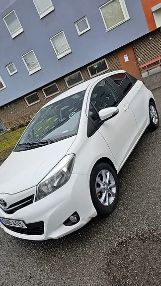 Toyota Yaris 2014 photo 3