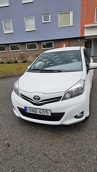 Toyota Yaris 2014 photo 2