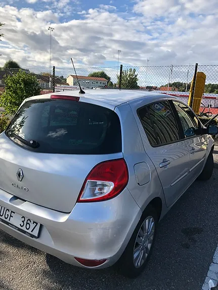Renault Clio 2011 photo 2