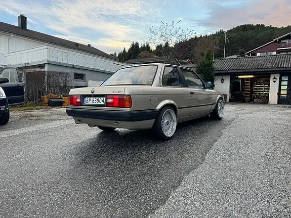 BMW 316I 1989 photo 4