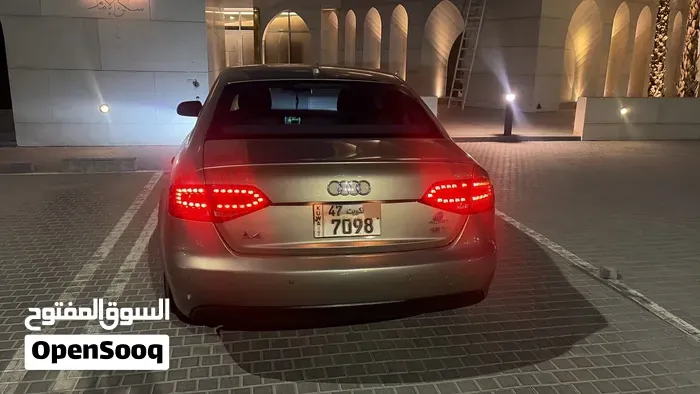Audi A4 2010 photo 2