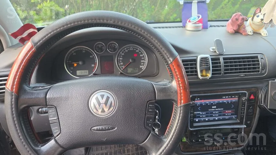 Volkswagen Passat 2005 photo 2