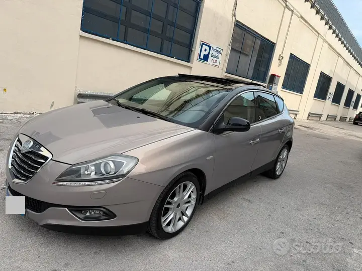 Lancia Delta 2009 photo 2