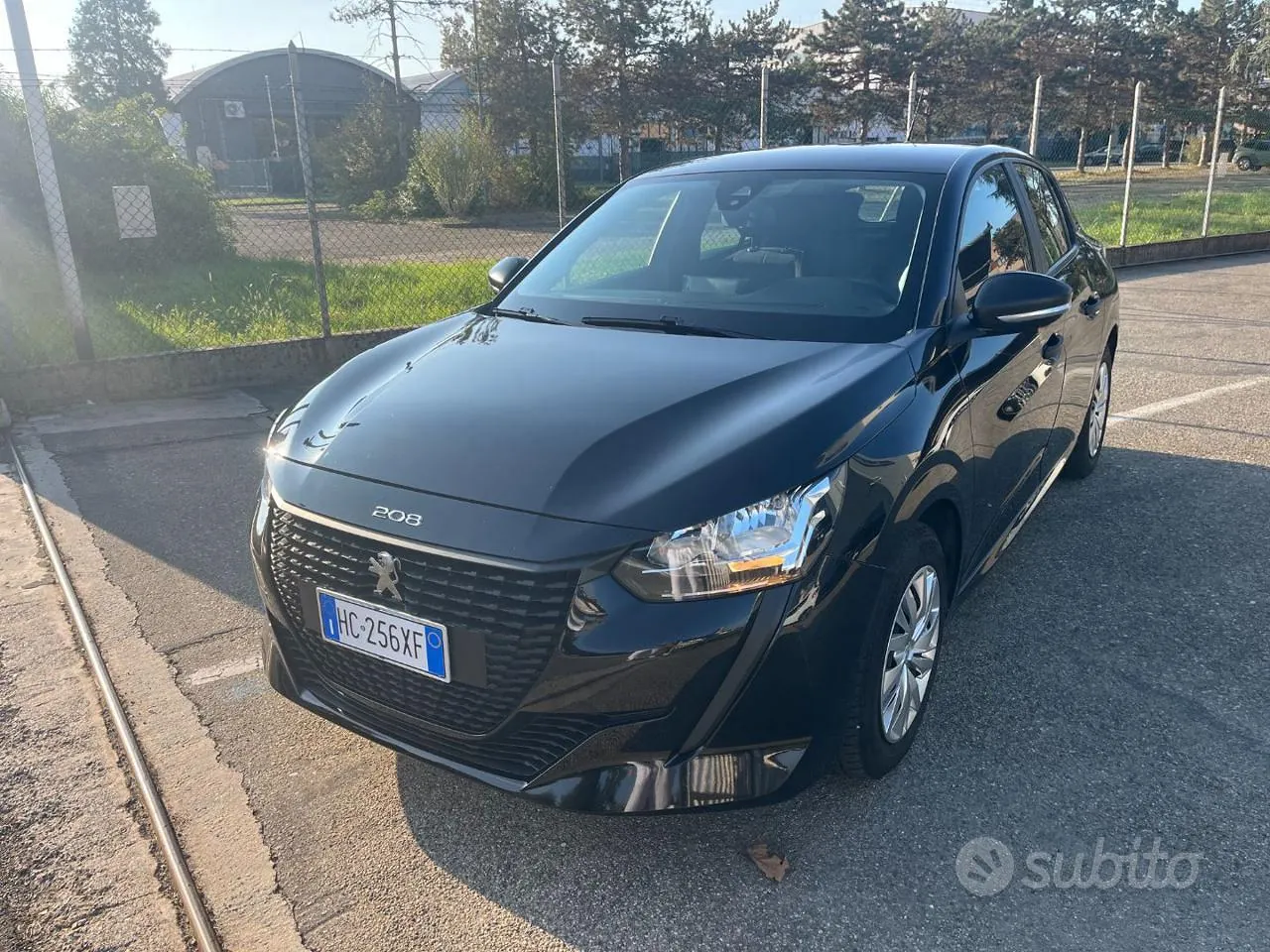 Peugeot 208 2022 photo 2
