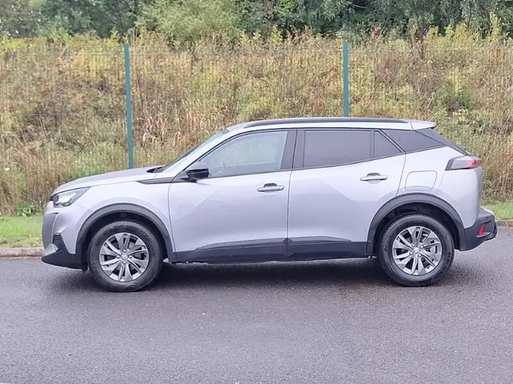 Peugeot 2008 2023 photo 4