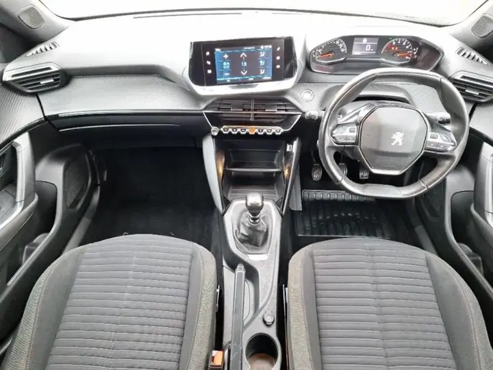 Peugeot 2008 2023 photo 3
