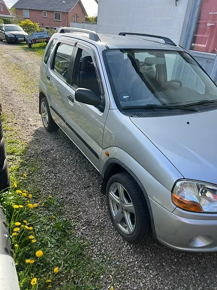 Suzuki Ignis 2003 photo 3