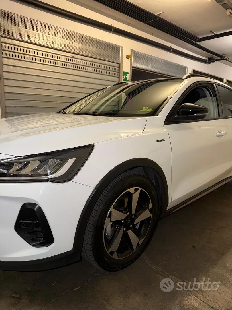 Ford Focus 2023 photo 4