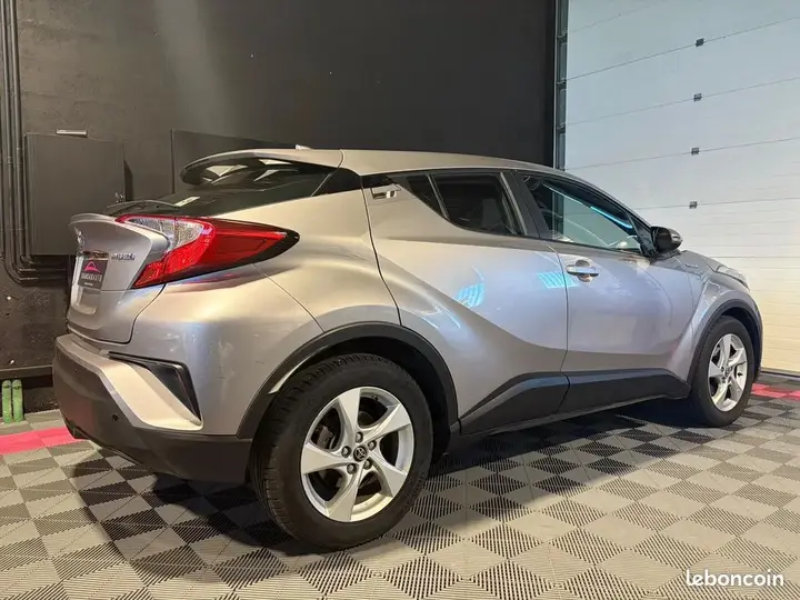 Toyota C-Hr 2017 photo 4