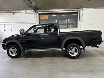 Mitsubishi L200 2000 photo 2