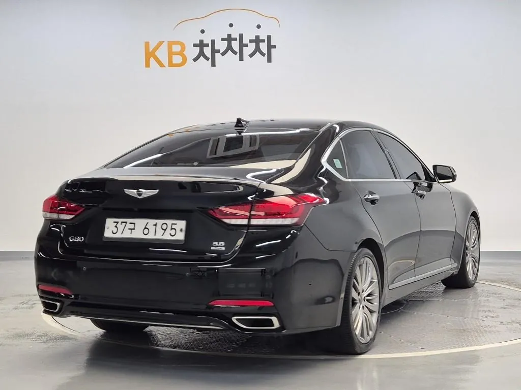 Genesis G80 2018 photo 3