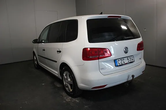Volkswagen Touran 2011 photo 3