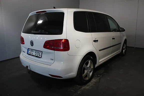 Volkswagen Touran 2011 photo 4