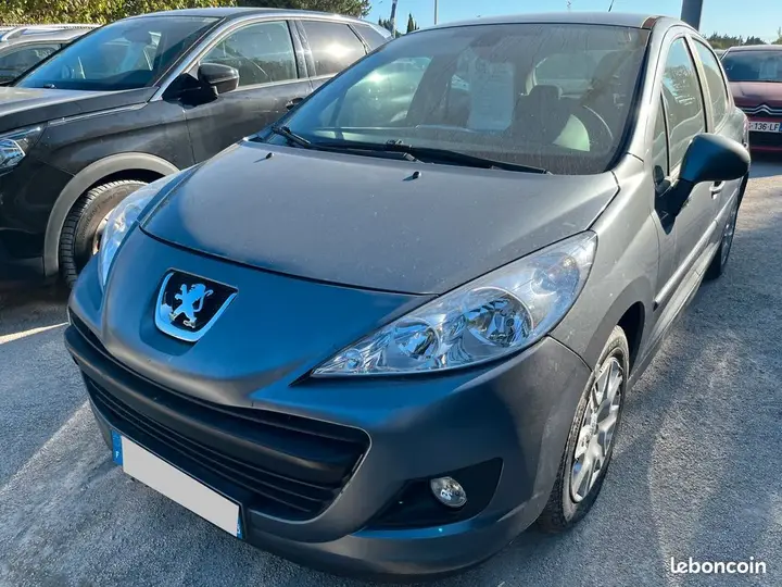 Peugeot 207 2011 photo 2