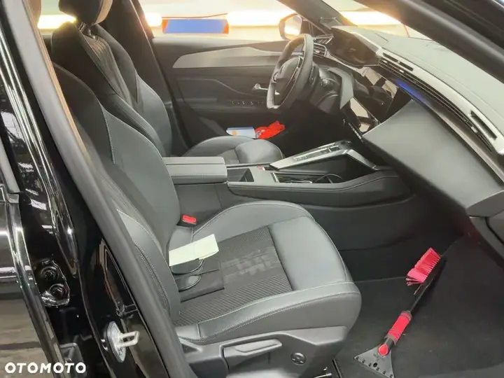 Peugeot 308 2023 photo 3