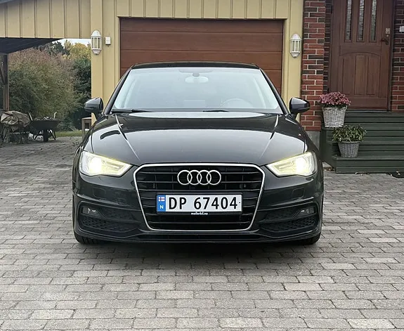 Audi A3 2015 photo 2