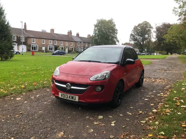 Vauxhall Adam 2013 photo 2