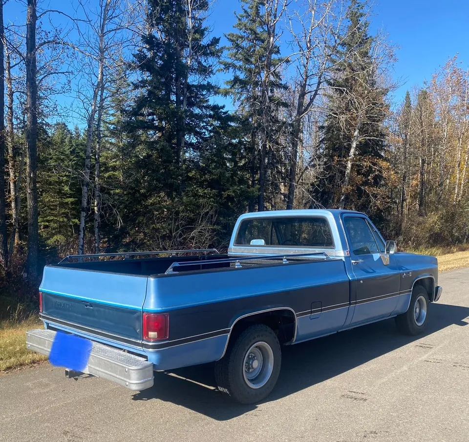 GMC Sierra 1500 1984 photo 2