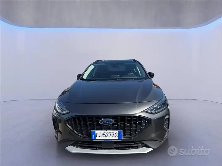Ford Focus 2022 photo 2