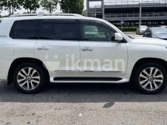 Toyota Land Cruiser 2009 photo 2