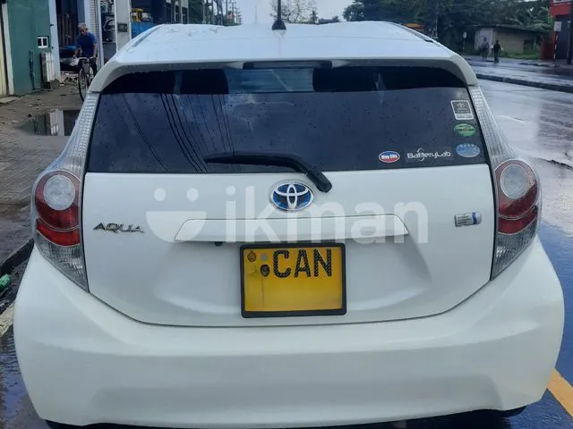 Toyota Aqua 2015 photo 2