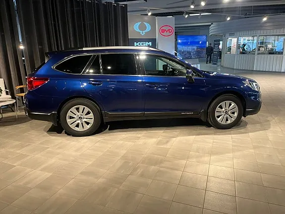 Subaru Legacy Outback 2017 photo 2