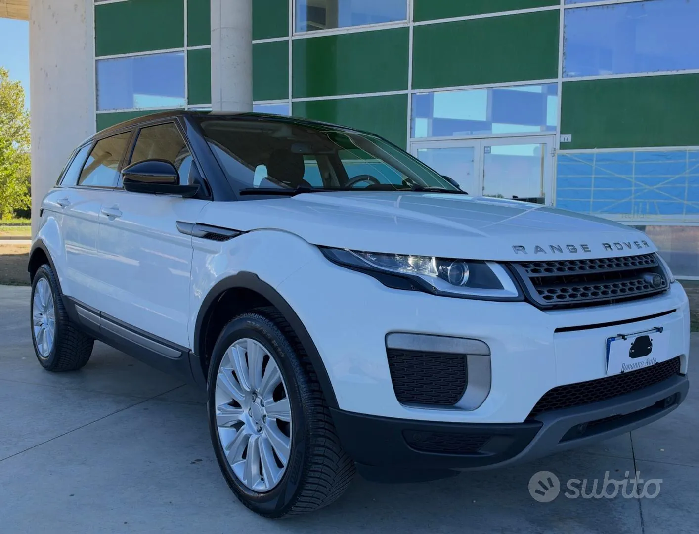 Land Rover Range Rover Evoque 2017 photo 2