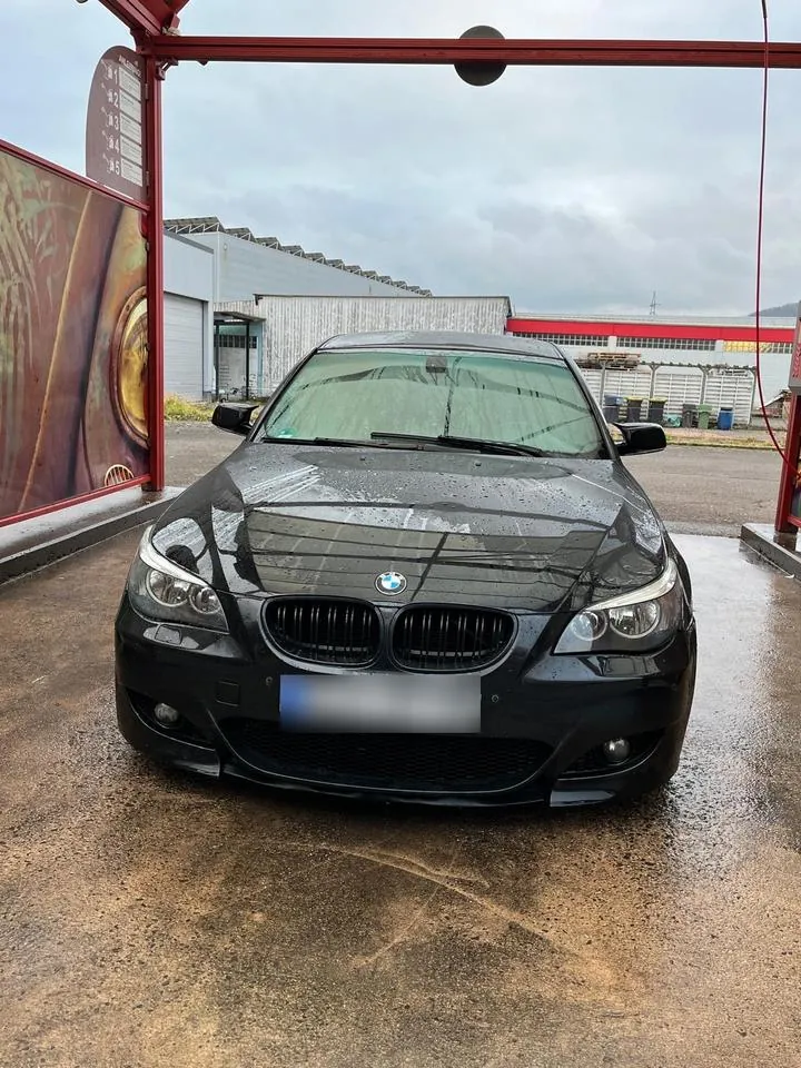 BMW E60 520I