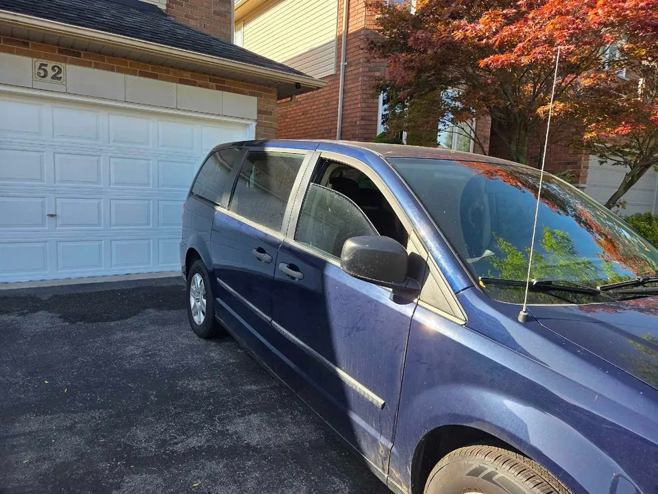 Dodge Grand Caravan 2012 photo 2