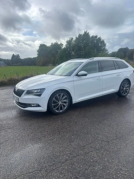 Skoda Superb 2018 photo 2