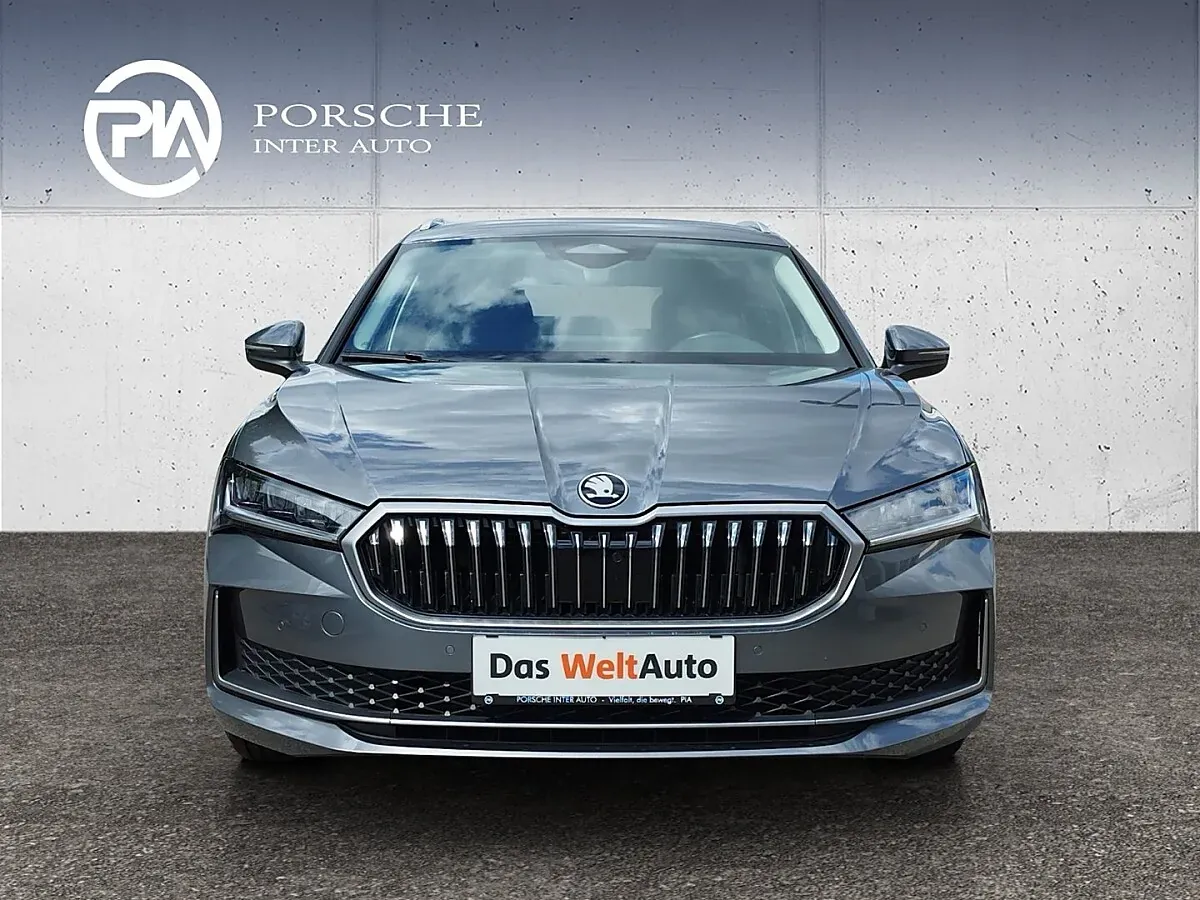 Skoda Superb 2025 photo 2