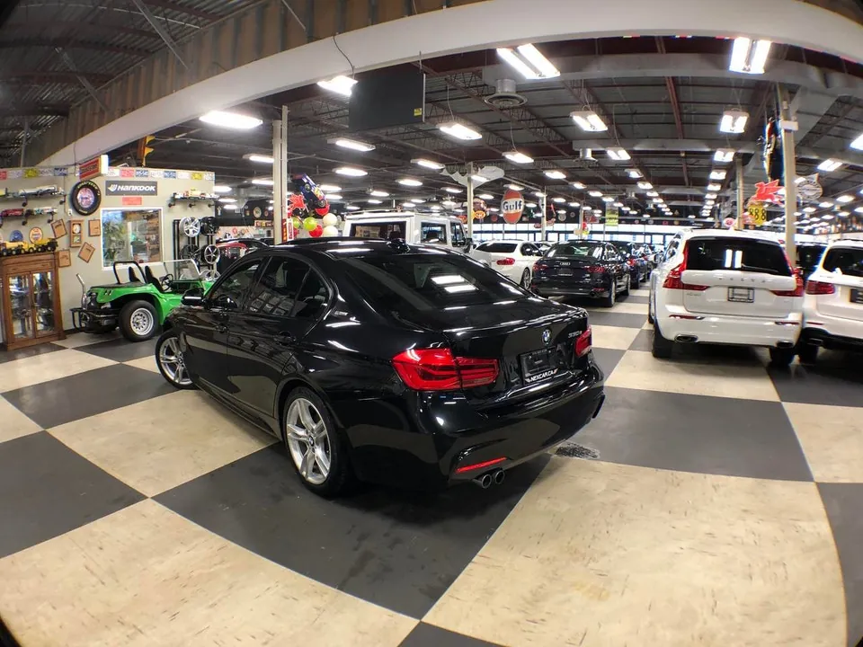BMW 3 Series 2018 photo 5