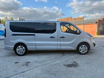 Opel Vivaro 2015 photo 3