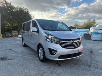 Opel Vivaro 2015 photo 2