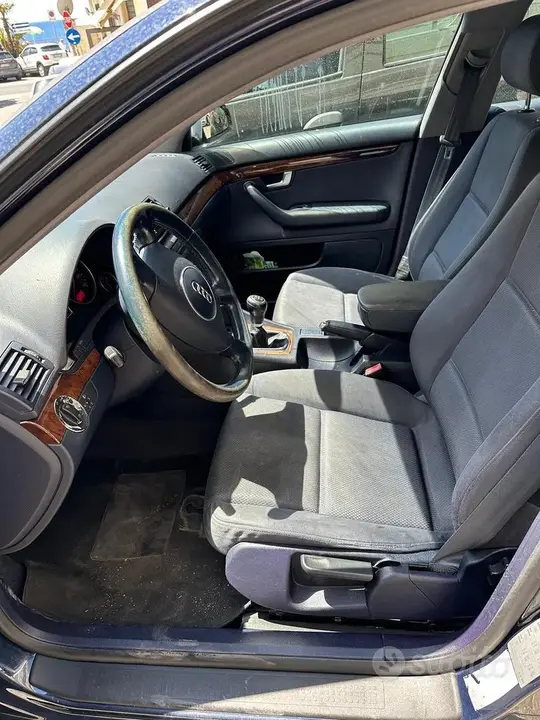 Audi A4 2003 photo 2
