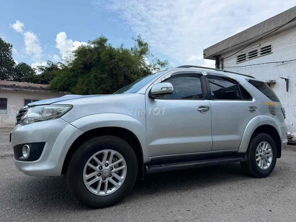 Toyota Fortuner 2013 photo 3