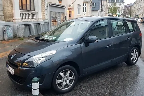 Renault Grand Scenic Iii 2010 photo 2