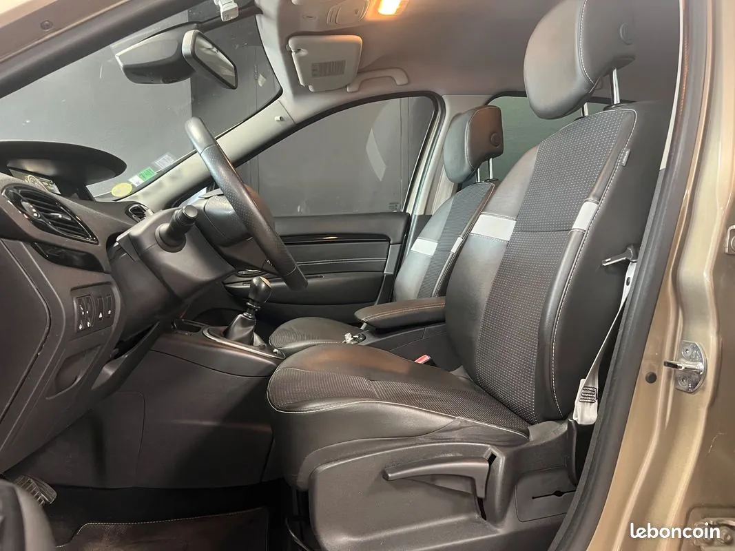 Renault Grand Scenic 2014 photo 5