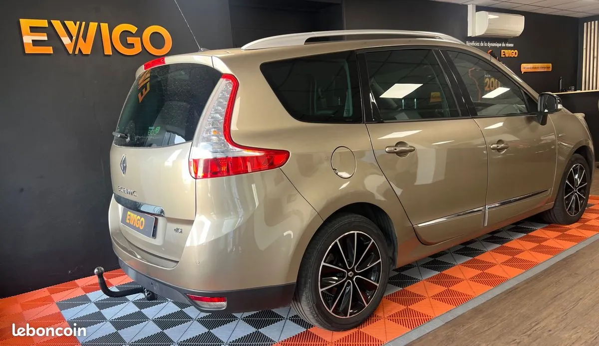 Renault Grand Scenic 2014 photo 2