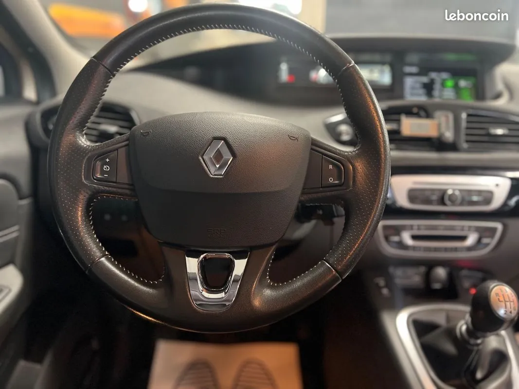 Renault Grand Scenic 2014 photo 4