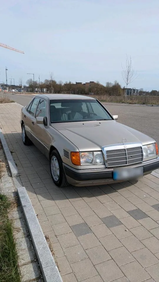 Mercedes-Benz W124
