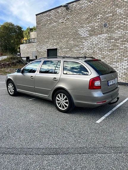 Skoda Octavia 2010 photo 5