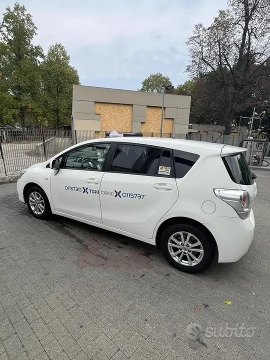 Toyota Verso 2012 photo 2