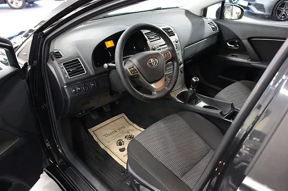Toyota Avensis 2011 photo 2