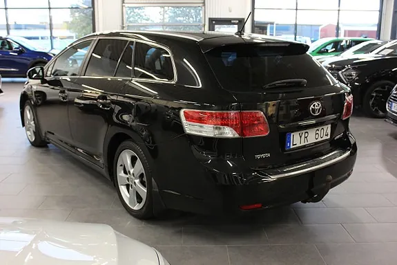Toyota Avensis 2011 photo 3