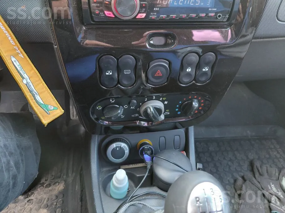 Dacia Duster 2011 photo 5